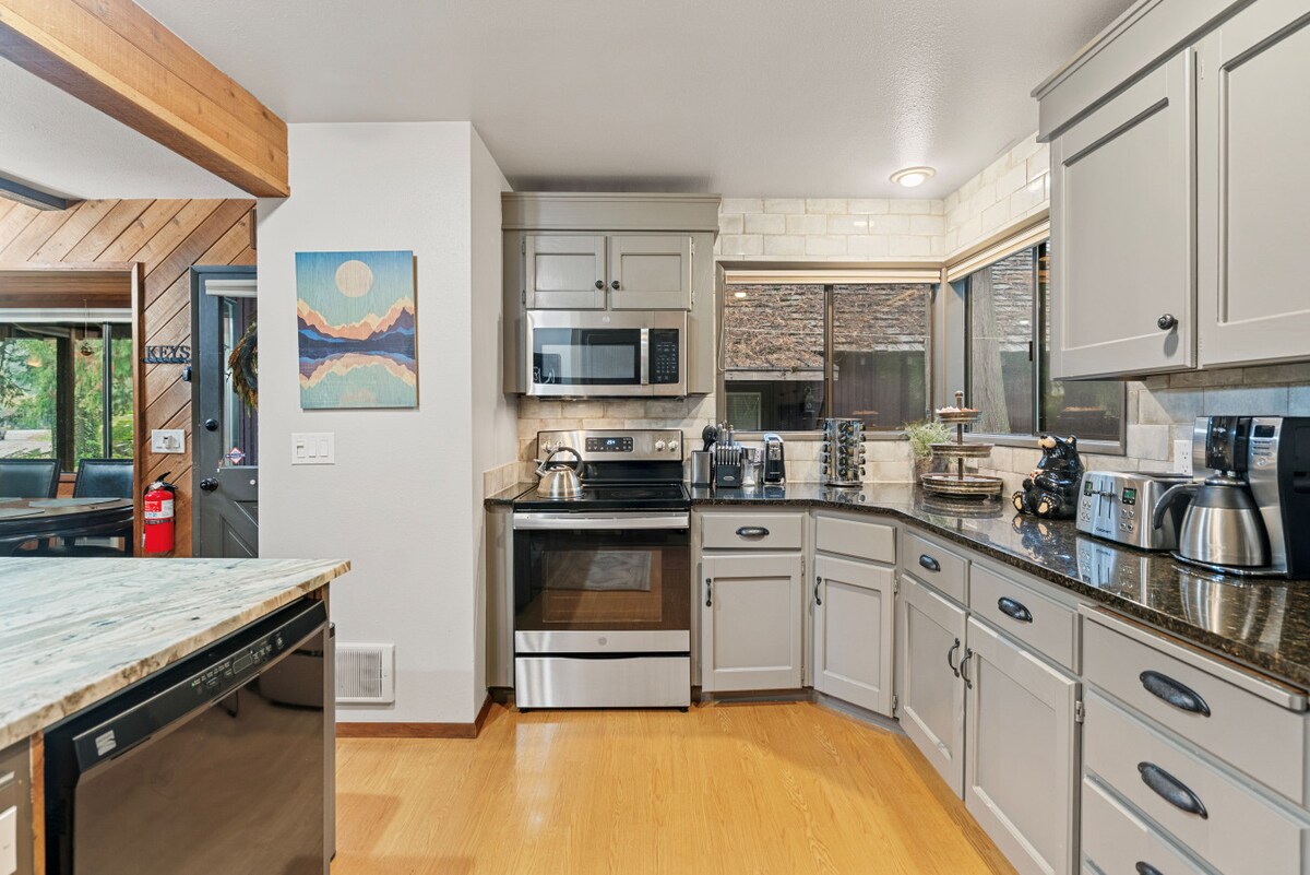 Alpine Cabin kitchen