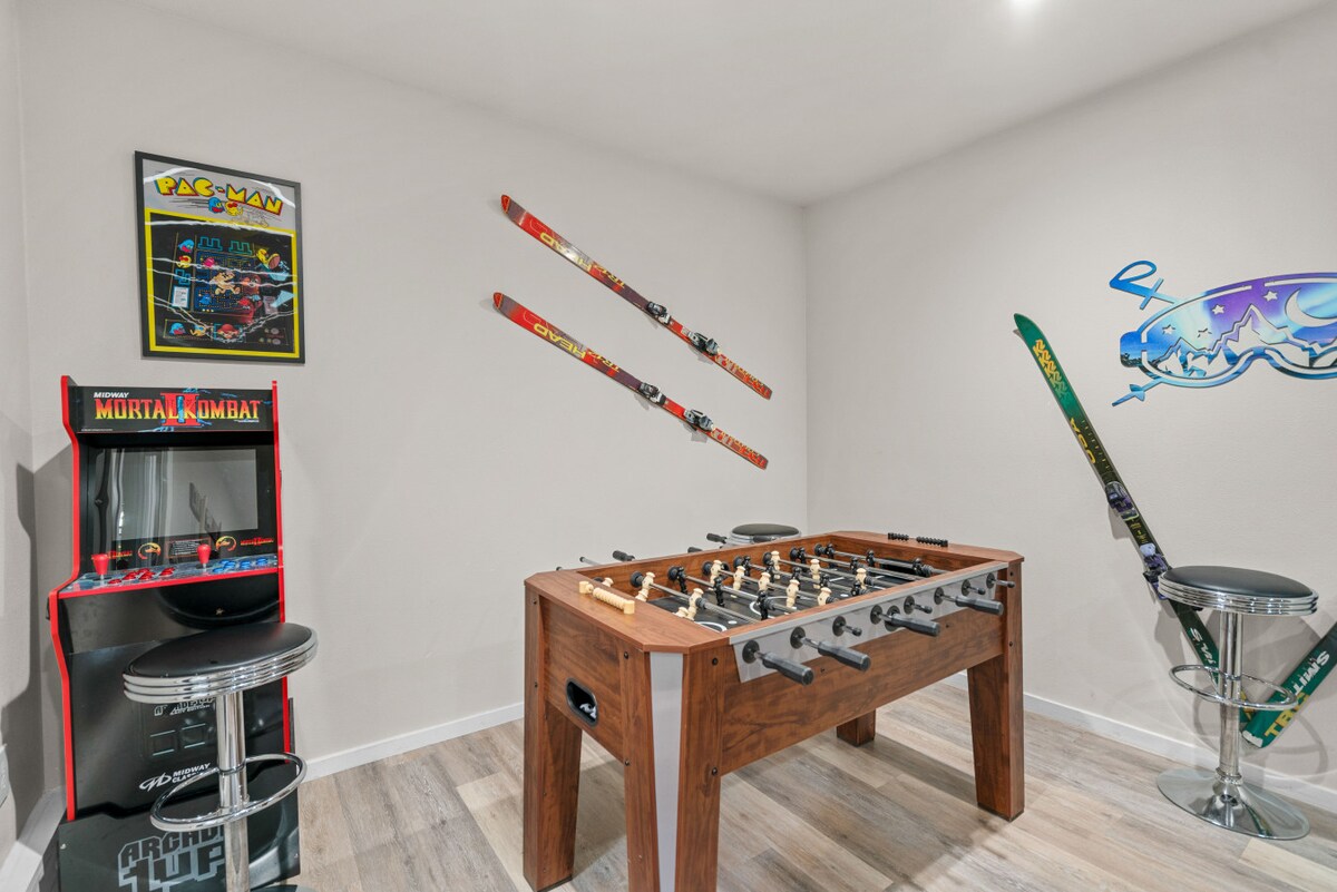 Alpine Cabin arcade and foosball area