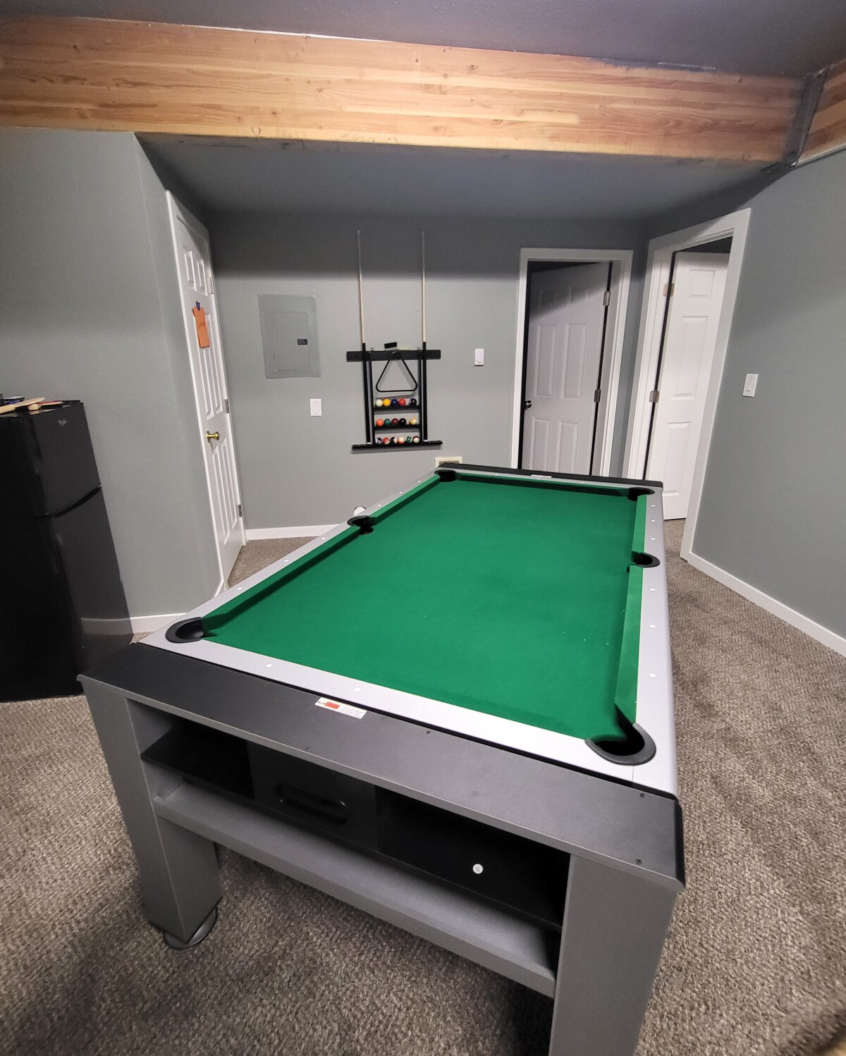 Lost Shelter Chalet pool table