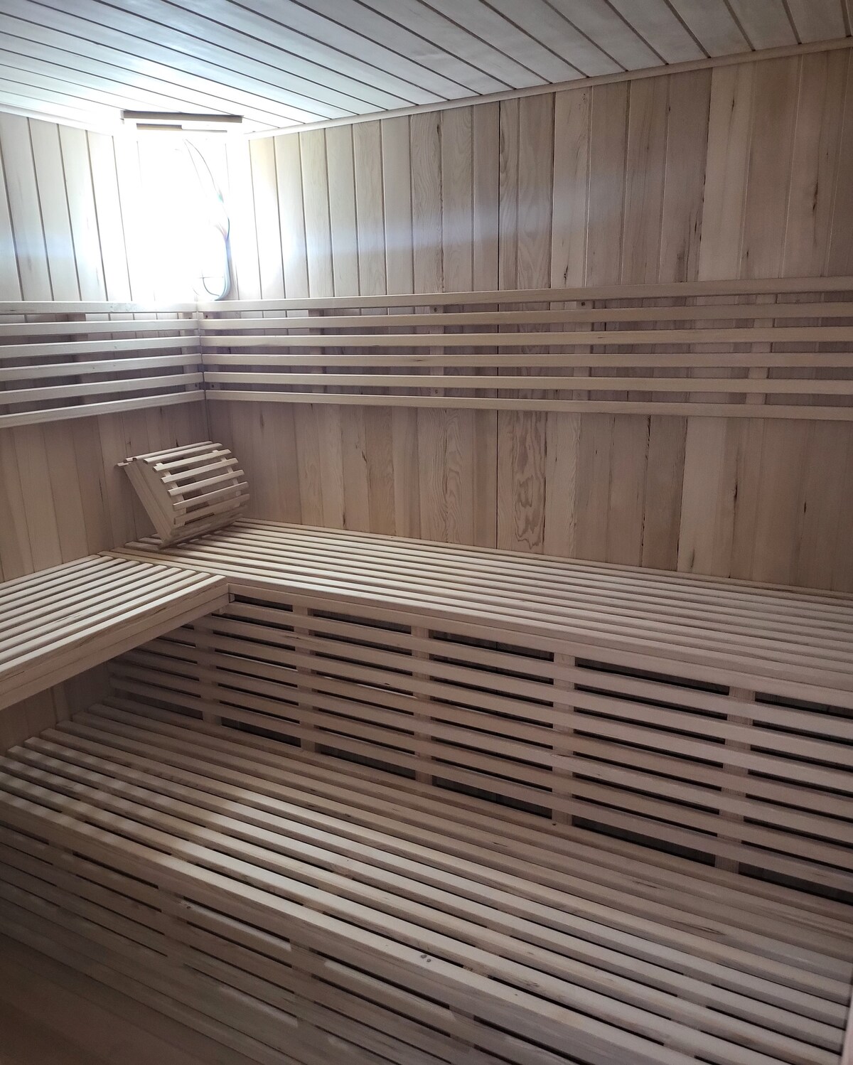 Lost Shelter Chalet six-person sauna