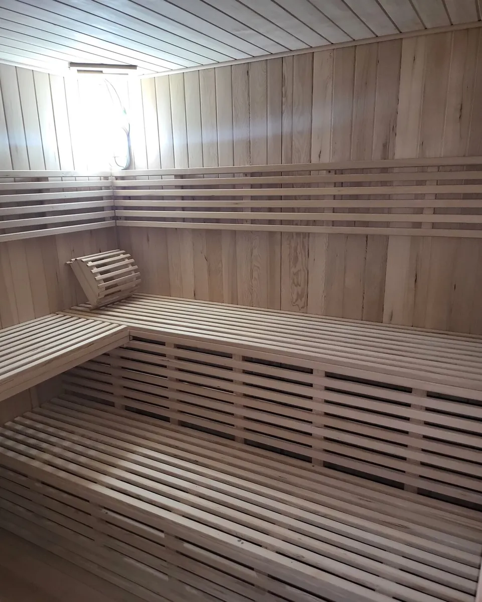 Six-person sauna at Lost Shelter Chalet
