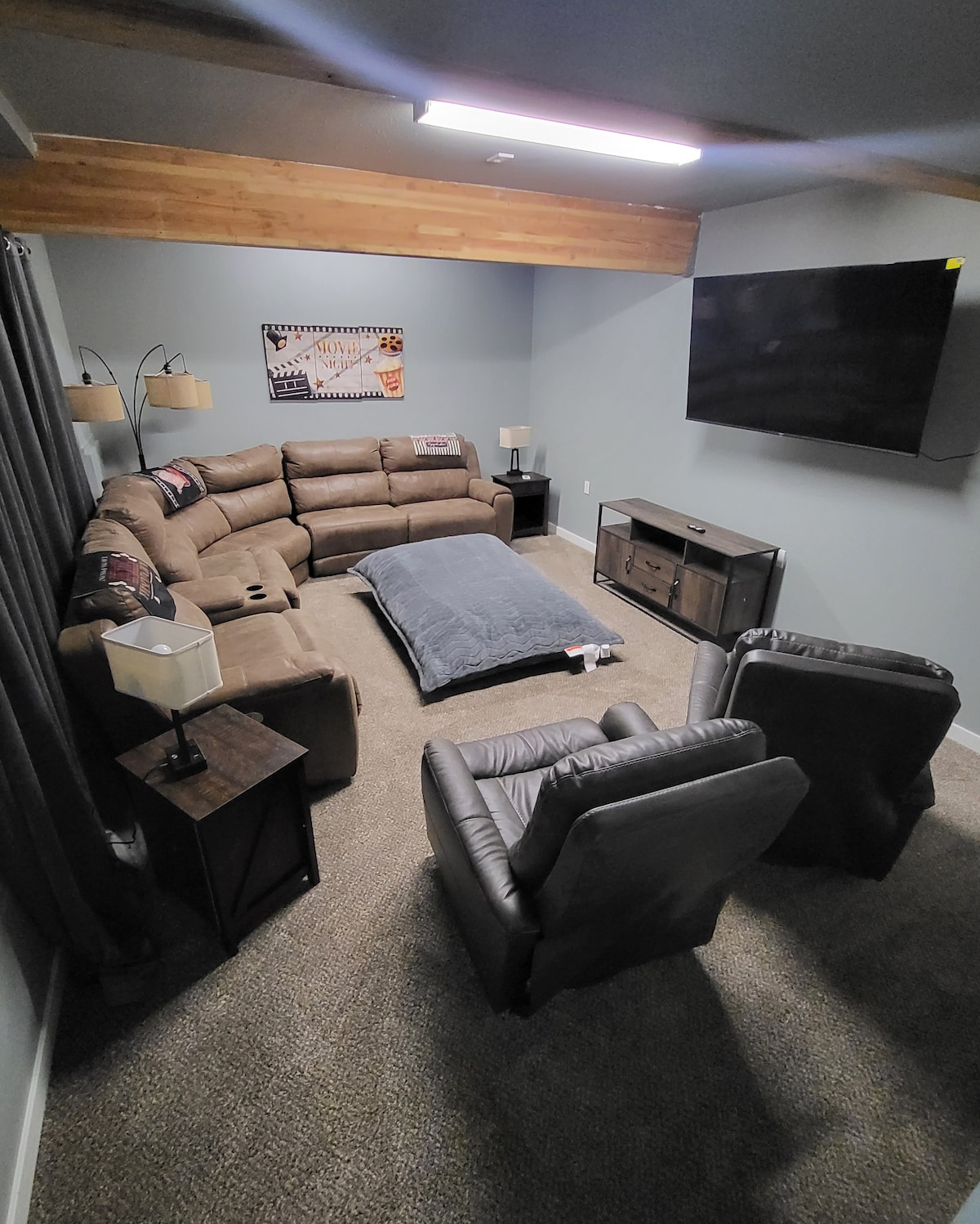 Lost Shelter Chalet second living room